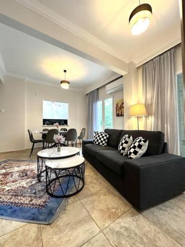 The “Roman market” lux apartment
