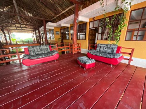 Ruang duduk di Hotel Bello Caribe