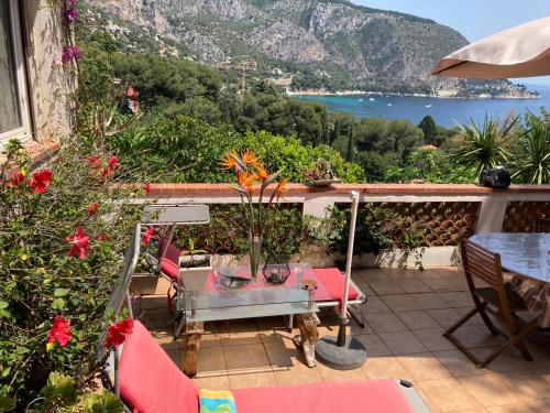 Φωτογραφία από το άλμπουμ του Appartement indépendant dans villa Eze bord de Mer σε Èze