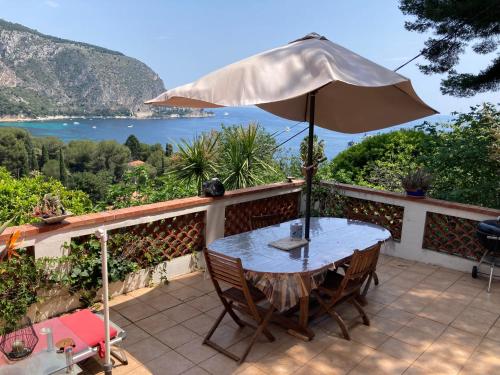 Appartement indépendant dans villa Eze bord de Mer