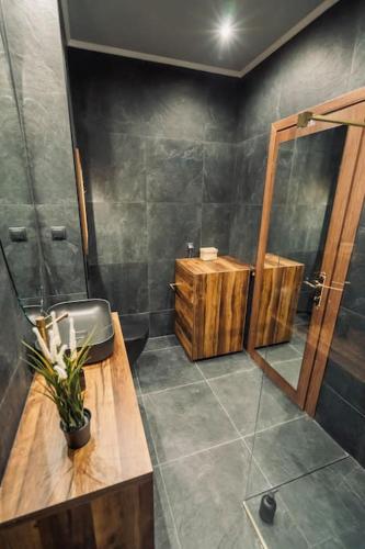INDIVIDUALliving3 Excellent location centre! !