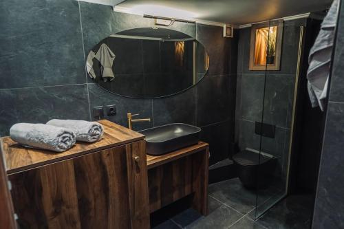INDIVIDUALliving 1 Excellent central location !!!