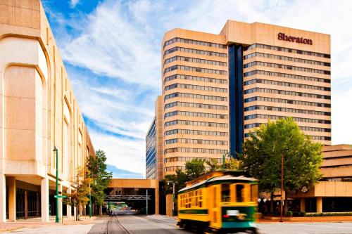 Sheraton Memphis Downtown Hotel Image