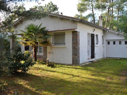 Photo de la galerie de l'établissement Maison familiale avec jardin clos, à 400m de la plage et proche commerces, La Tranche-sur-Mer - FR-1-22-235, à La Tranche-sur-Mer