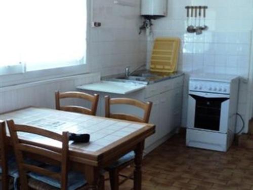 Photo de la galerie de l'établissement Jolie villa 5 pers, proche plage et centre, 3 ch, jardin, calme - FR-1-476-32, à La Faute-sur-Mer