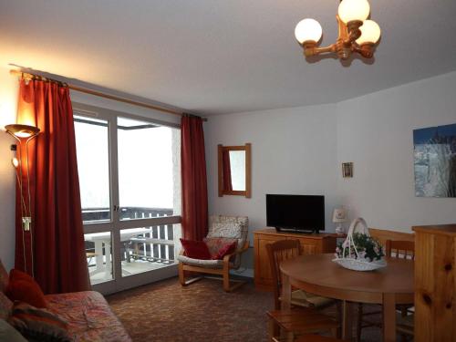 Studio skis aux pieds, balcon, 6 couchages, parking privé, casier à ski, proche centre station - FR-1-322-601