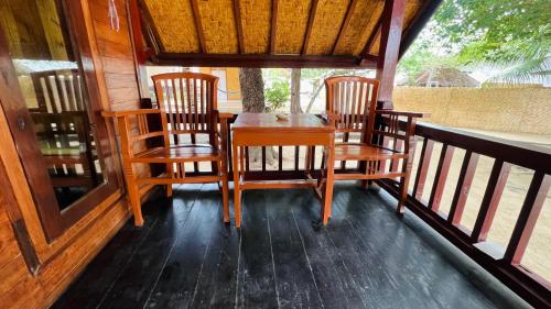 Balkoni atau teres di Gita Gili Bungalow