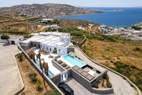 Galeriebild der Unterkunft Mykonos Town Black Villa with Cave Heated Pool in Mykonos Stadt