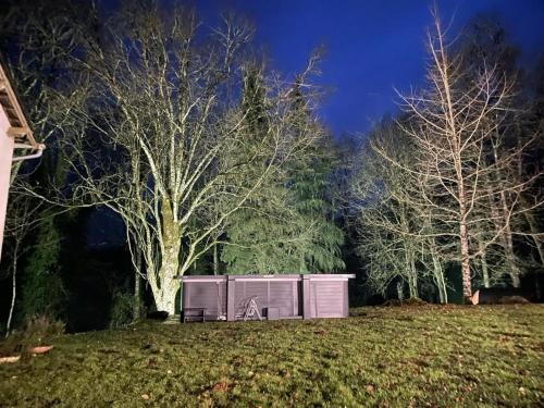 Taman di luar LE TILLEUL DE BRESSOLLES