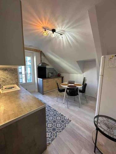 Photo de la galerie de l'établissement Confortable T3 juste rénové au cœur d’Aurillac, à Aurillac