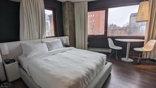 Hotel Zero 1 Montreal Image