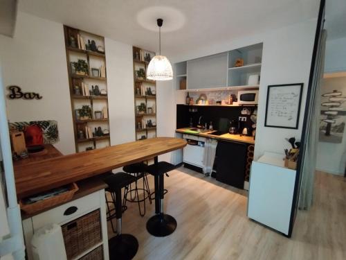 Photo de la galerie de l'établissement STUDIO AVEC JARDIN TOUT A PIED PLAGES ET COMMERCES, à Saint-Palais-sur-Mer