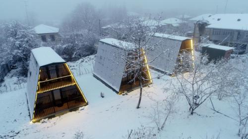 Diamond Cottages v zimě