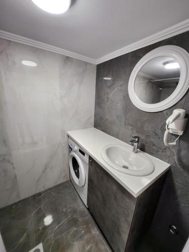 Kavala Black and White apartment