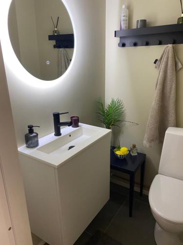 Lys nyoppusset leilighet tesisinde bir banyo