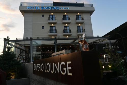 Επισκέπτες που μένουν στο Imperio Hotel Cernavoda