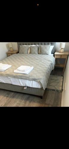 Postel nebo postele na pokoji v ubytování Cely's Ap Class Park