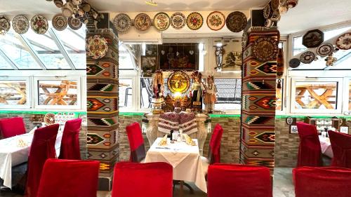 Restoran atau tempat lain untuk makan di Aparthotel Guzulka & Restaurant