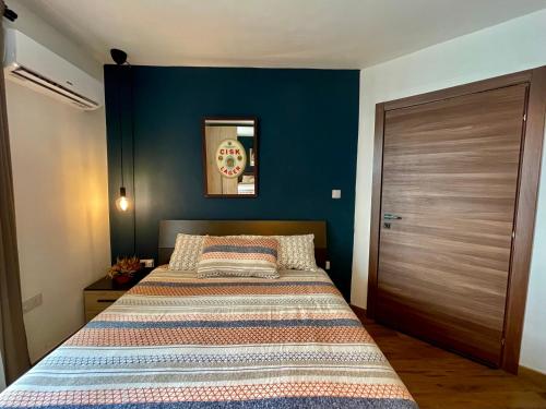 Postel nebo postele na pokoji v ubytování Airport Accommodation Bedroom with your own private Bathroom Self Check In and Self Check Out Air-condition Included