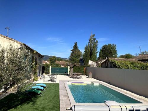 Au Nid de la Sorgue maison avec piscine chauffée 3 ch 6 personnes