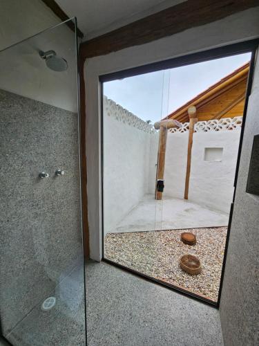 Ένα μπάνιο στο Casa Caroá - Chalé 2