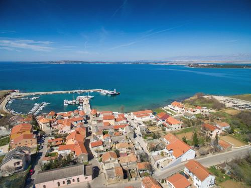 Holiday home Luka-sauna & jacuzzi