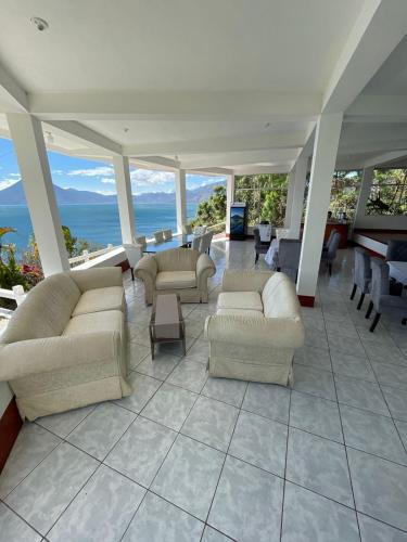Gallery image of Atitlan Inn in Jucanyá