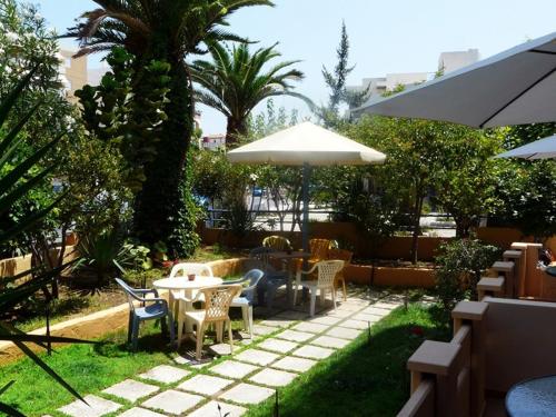 Alexandros Studios & Apartments