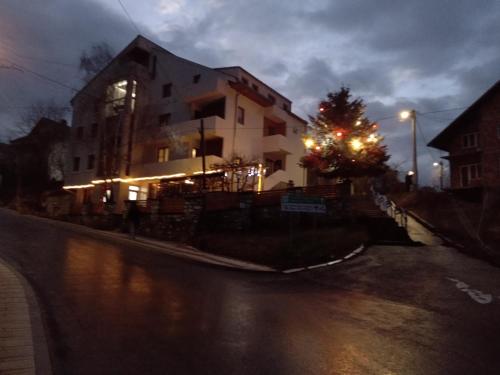 Budova, kde se apartmán nachází