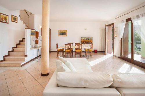 REGINA GARDESANA Luxury