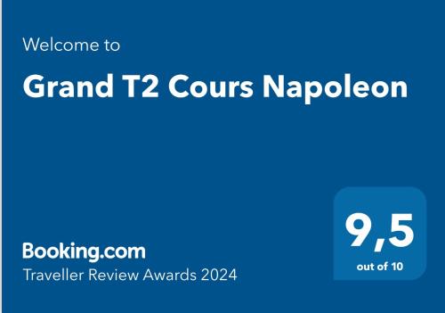 Et logo, certifikat, skilt eller en pris der bliver vist frem på Grands T2 Cours Napoleon