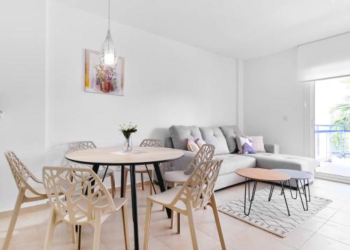 Χώρος καθιστικού στο Seaside apartment Cabo Roig