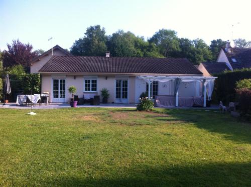 Maison reposante plein sud sans vis à vis avec piscine