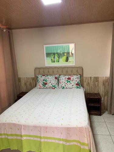 Posteľ alebo postele v izbe v ubytovaní Apartamento no Rio Vermelho - 2 quartos - 5 minutos com pe pra praia