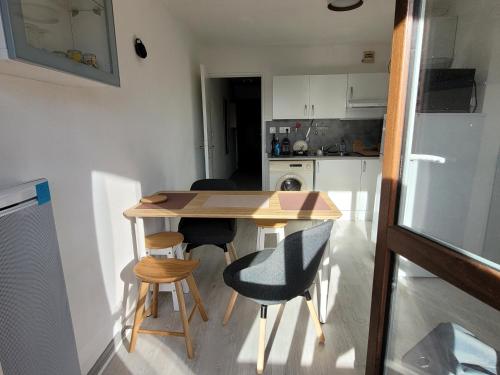 Photo de la galerie de l'établissement Vercors, appart F1 au calme !, à Château-Bernard