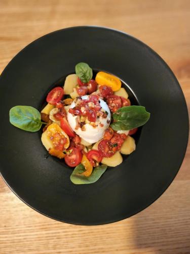 Jídlo v penzionu nebo okolí