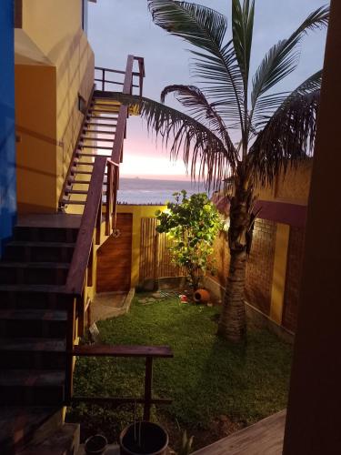 Сад в Arica Surf & Beach House