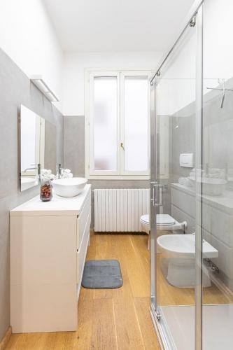 Ένα μπάνιο στο Molinari House Diamond - Appartamento Raffinato in centro Modena - Free ZTL