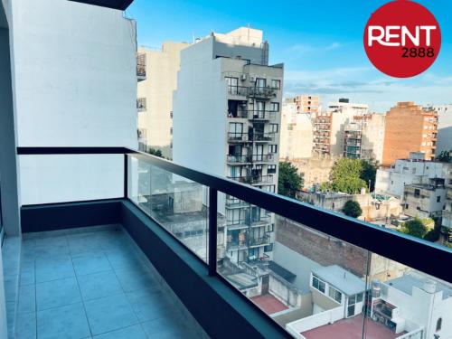 balcón con vistas a la ciudad en Rent Juan B Justo en Buenos Aires