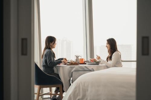 Jídlo v hotelu nebo okolí