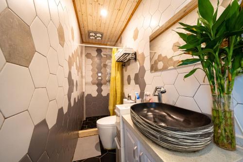 Et badeværelse på Shanghai Hills & Well-time MCM loft