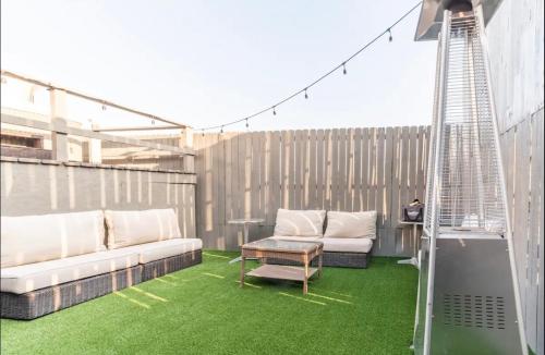 Gorgeous DTLA w/ View + Hot Tub! photo 12