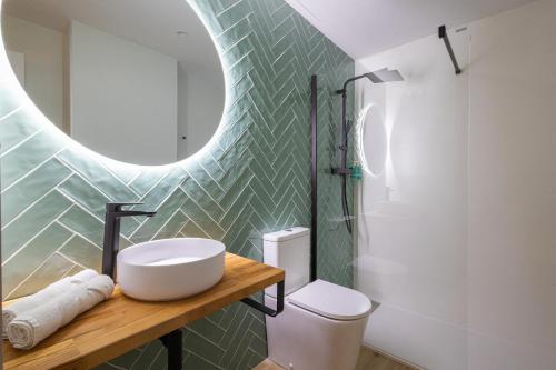 CASA FLORIT - 4 Guests with AC and WiFi near Sorolla Train Station
