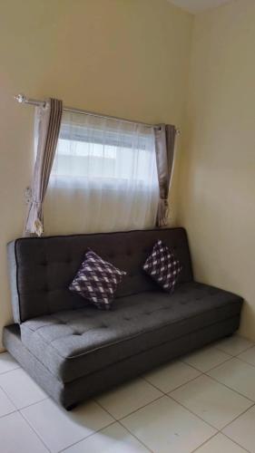 Ruang duduk di Homestay Defaza47 Garut