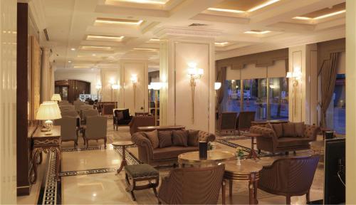 Χώρος καθιστικού στο Latanya Hotel Ankara