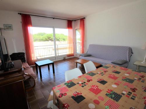 Posteľ alebo postele v izbe v ubytovaní MORÉ I 1 DRTA - Apartamento con vistas al mar, barrio tranquilo con jardín. - ES-228-54