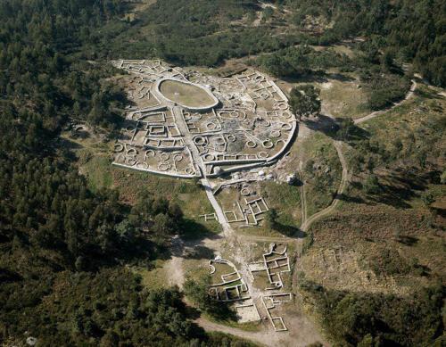 an aerial view of a park with a bunch of buildings at Eira das Carvalhas in Penafiel