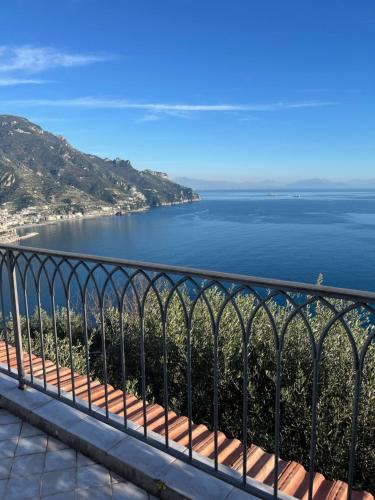 a view of the ocean from a balcony at b&b I Limoni in Ravello