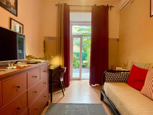Private Garden Retreat in Historic Lisbon
