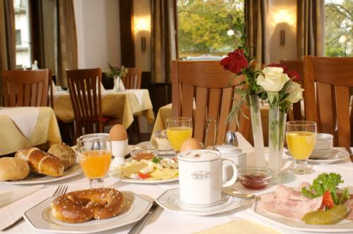 Jídlo v hotelu nebo okolí